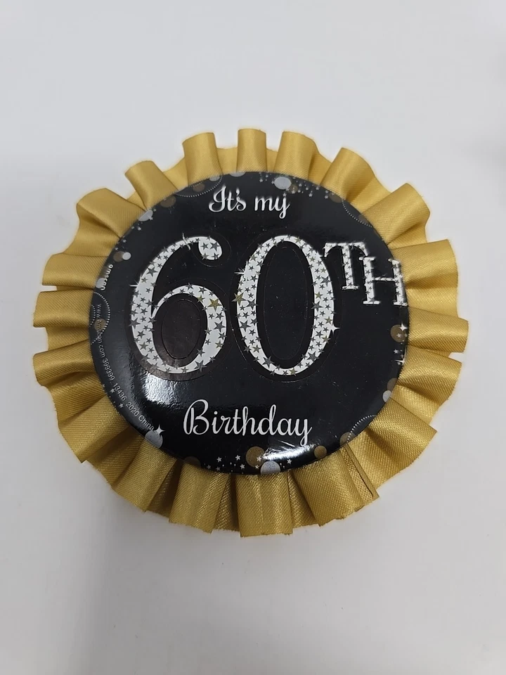 Gafas de sol y prendedor "It's My 60th Birthday" fiesta de cumpleaños novedad. Foto 3 de 4