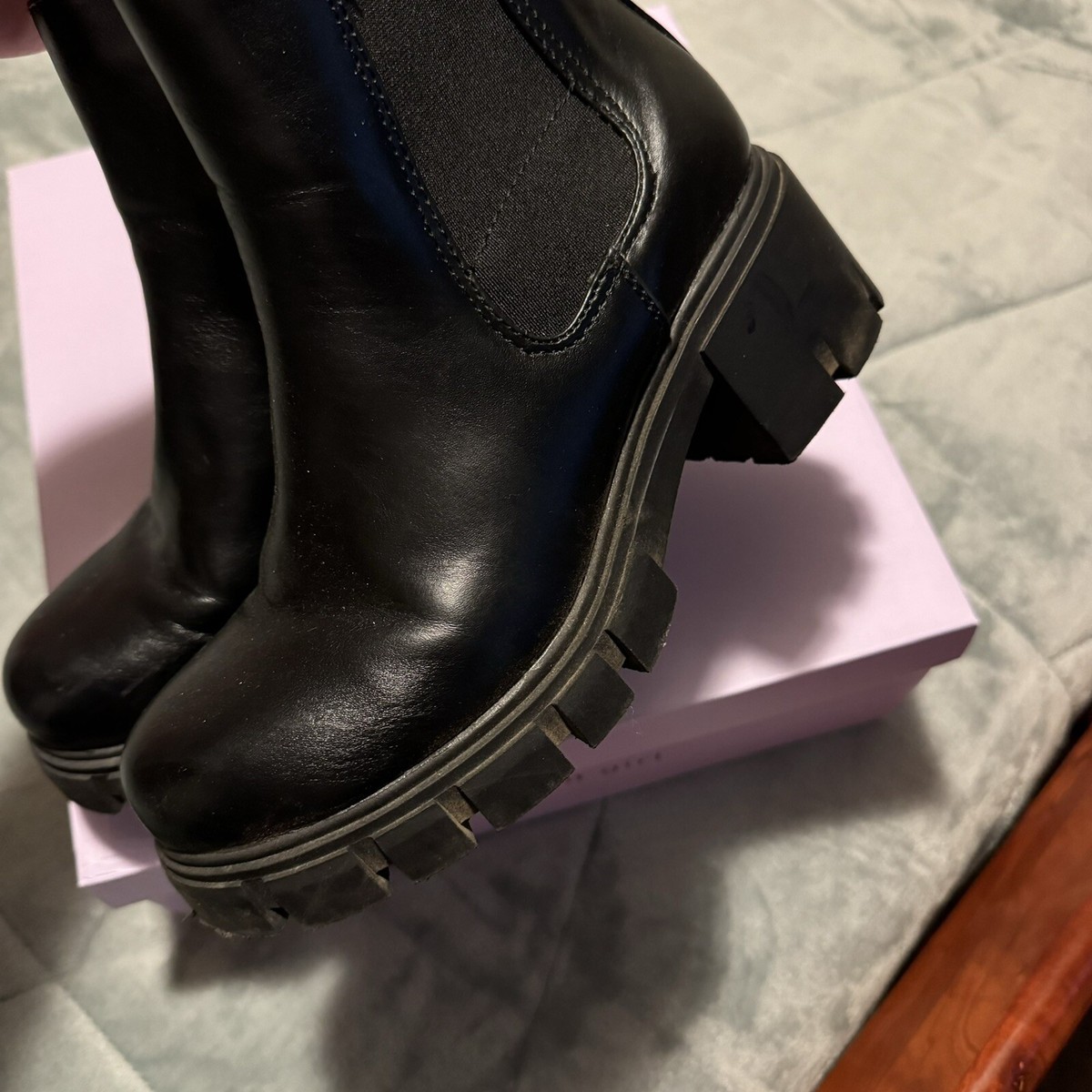 Madden Girl Womens Size 6 Tessa Laceless Round Toe Chelsea