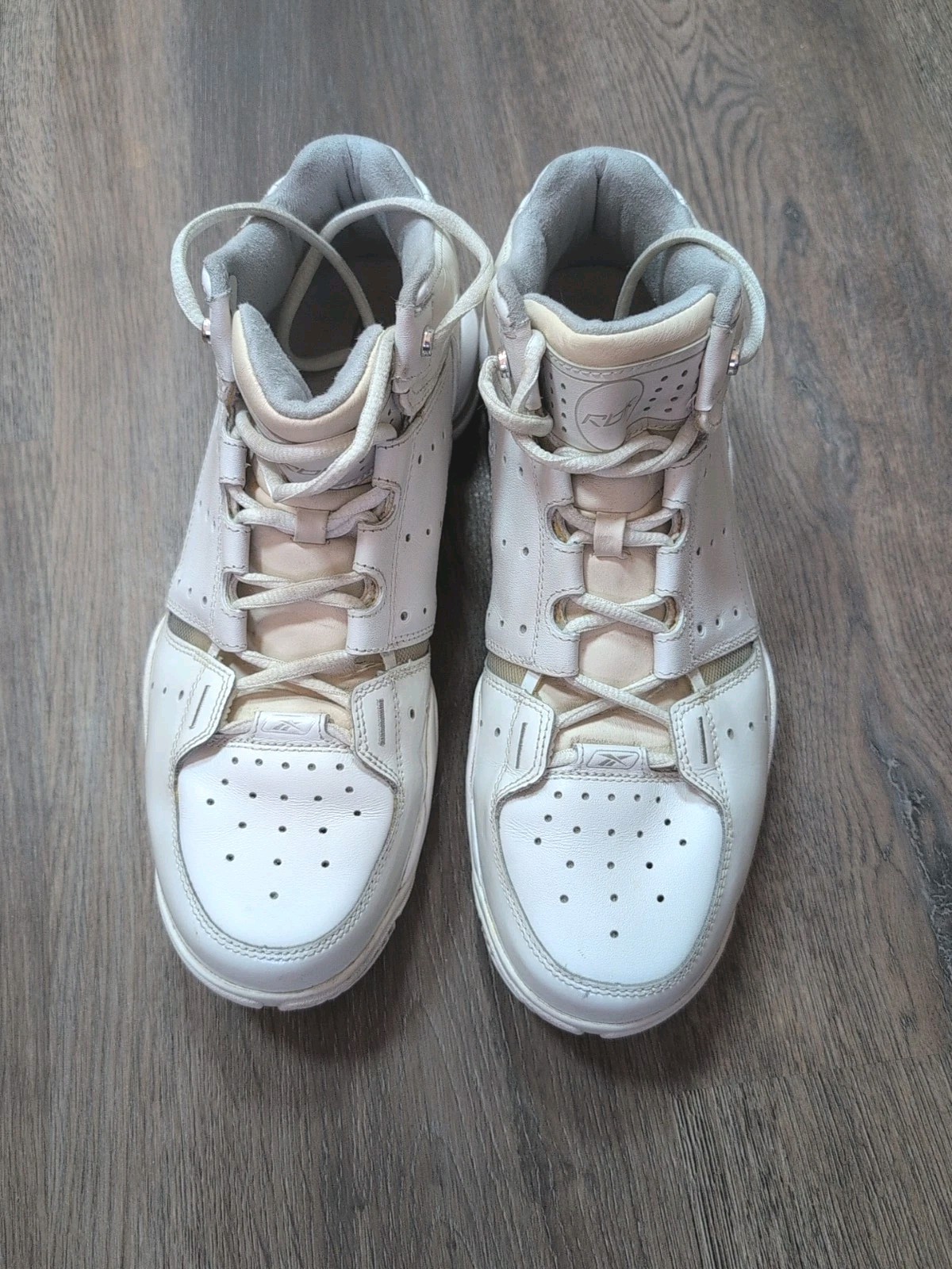 Rb 607 Pye 4-168549 Basketball 11 White Silver Vtg Rare