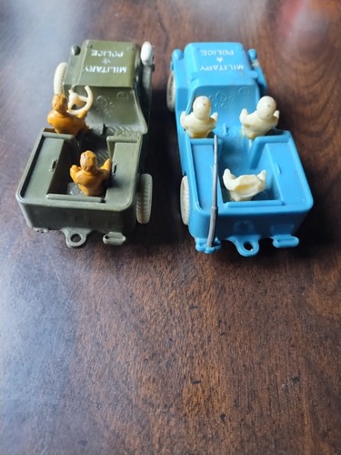 Two THOMAS TOYS MILITARY POLICE JEEP  1950's - Picture 6 of 7
