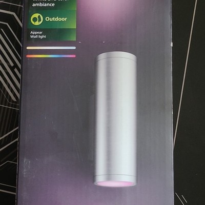 Philips Hue Appear LED Outdoor-Wandleuchte White & Color Ambiance silber App