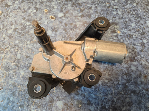Nissan Qashqai (2007-2013) OEM Heckwischermotor 0390201820