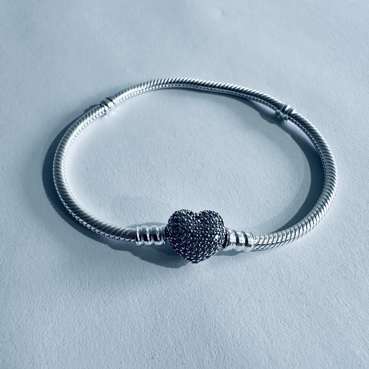 NEW Authentic PANDORA Bracelet Moments Sparkling PAVE HEART Clasp