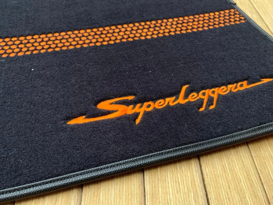 Alfombrillas negras Lamborghini Gallardo Superleggera 2004-2014 2 piezas Foto 2 de 4