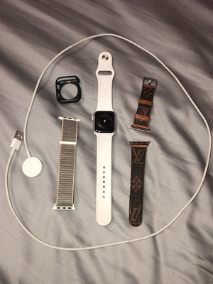 apple watch 4 silver seashell