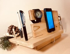 Porta cellulare da tavolo in legno di larice delle Dolomiti