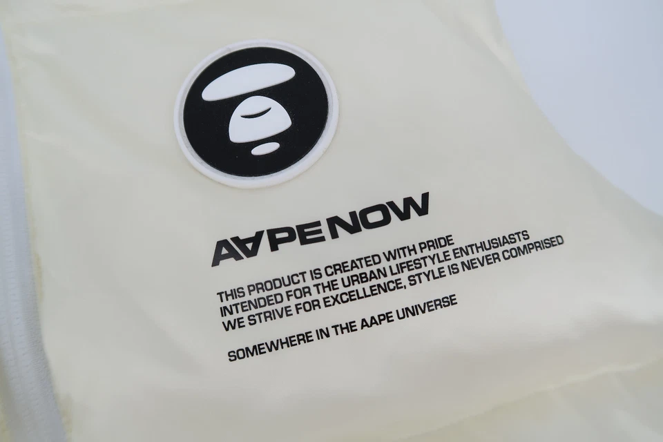 A BATHING APE Down Vest White AAPE Padded Size Medium - Image 4 of 4