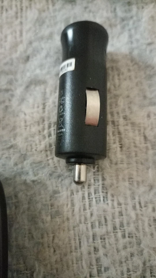 vend GPS TOMTOM NEUF NOIR avec accessoires  - Photo 3/4