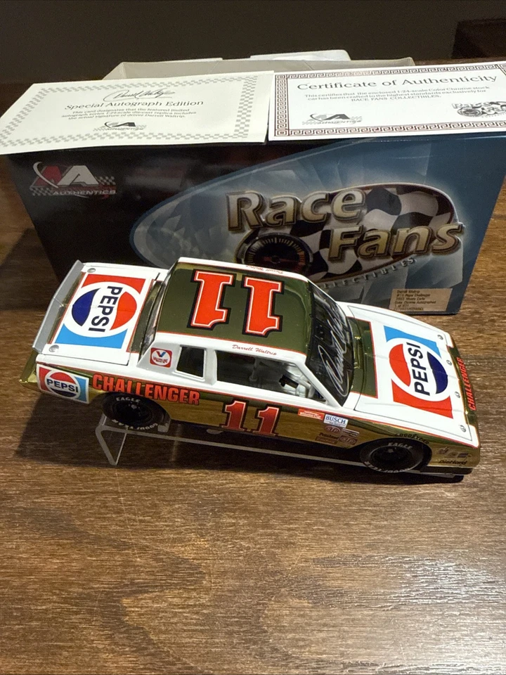 Darrell Waltrip 1983 Autografiado Pepsi Challenger Cromo 1/24 Foto 4 de 4