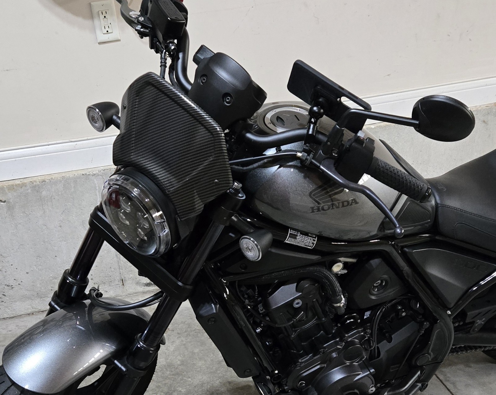 Motorcycle Black Windshield Visor Carbon Fiber Front Plate for Honda Rebel 1100