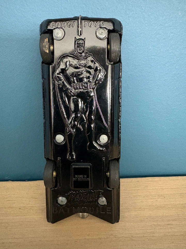 1966 Corgi Batmobile Gloss Black 267 + 1976 Corgi 925 Batcopter 2nd version - image 2 of 4