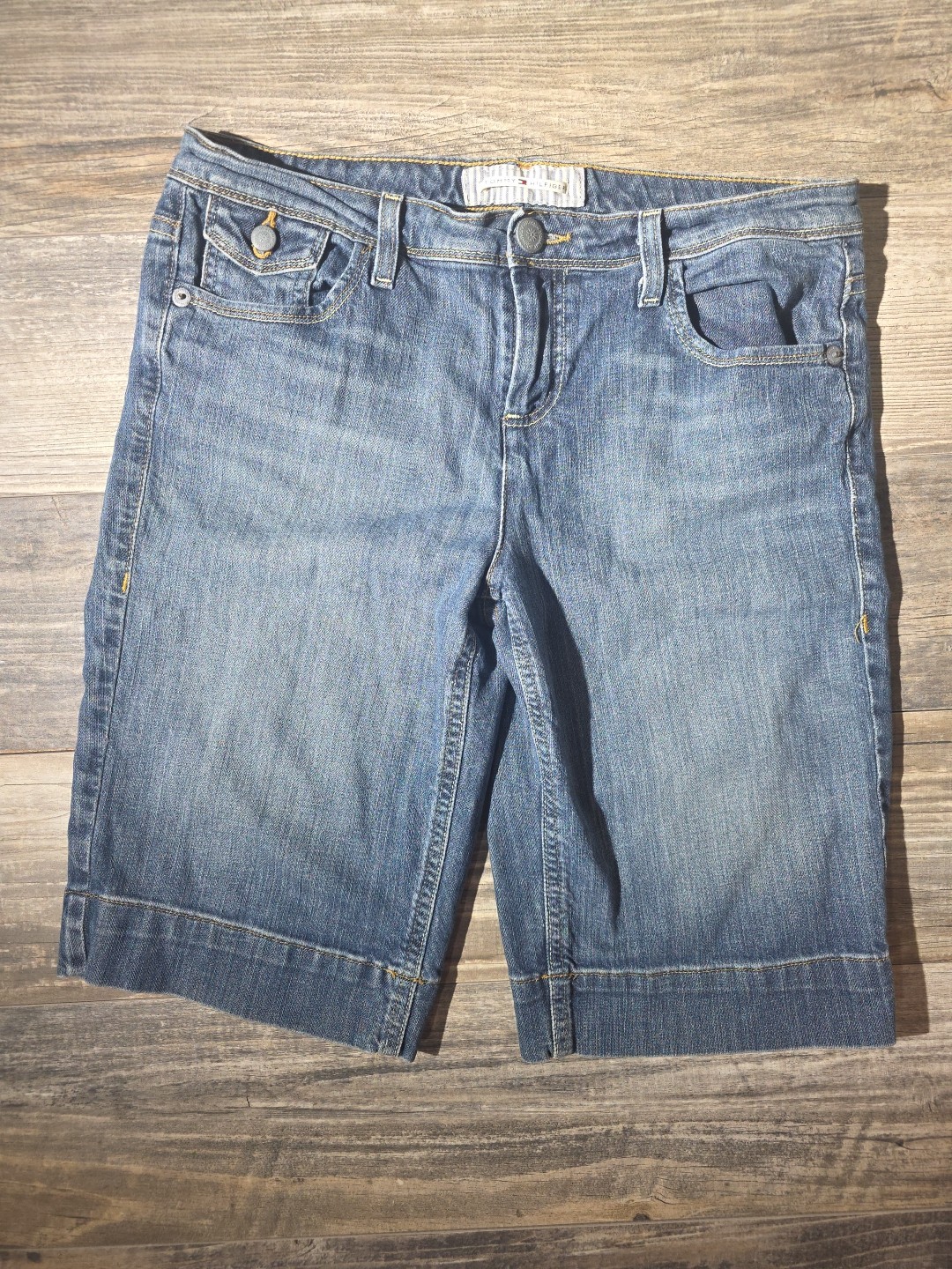 Tommy Hilfiger Blue Denim Bermuda Shorts Women’s Size 10 Preppy  Athleisure