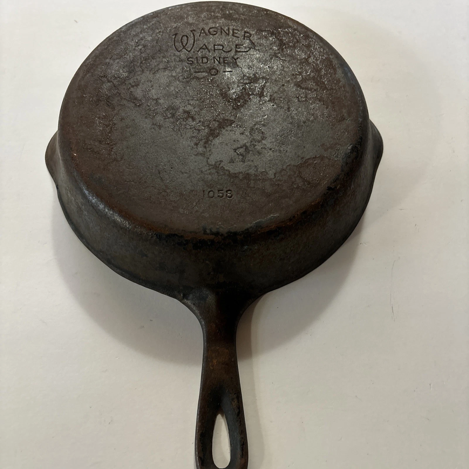 Vintage Wagner Ware Sidney -O- No. 8 1058 Cast Iron Skillet USA Flat Bottomed