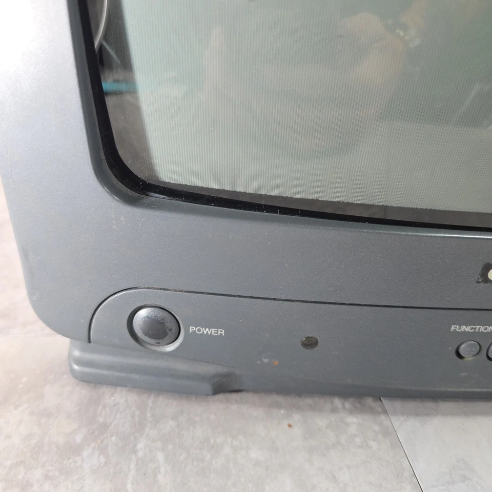 Goldstar GCT1304M CRT 13" Tube TV for Retro Gaming Tested & Working Fast Ship - Image 2 of 4