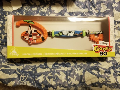 Disney D23 Expo 2022 Goofy 90th Anniversary 5 Pin Set LE 200 + Goofy Key LE - Picture 7 of 8