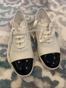 bandolino white shoes