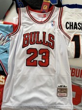 Top Michael Jordan Game-Used Cards for All Budgets 19