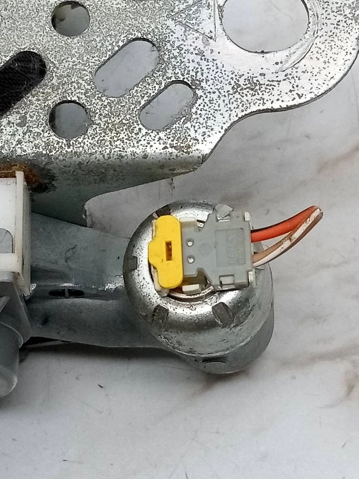 Used Front Left Seat Belt Front fits: 2007 Gmc Acadia bucket driver retractor Fr - Image 4 of 4