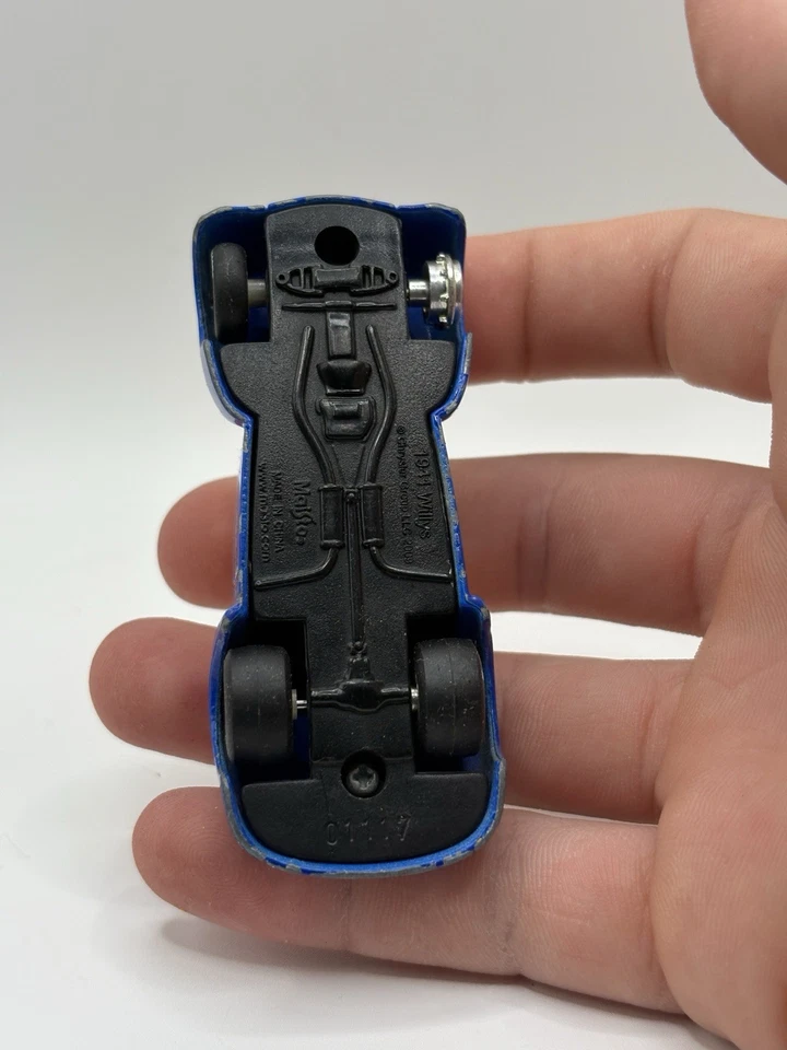 maisto 1941 willys Orange 1:64 Diecast Toy Car Loose  - Image 4 of 4