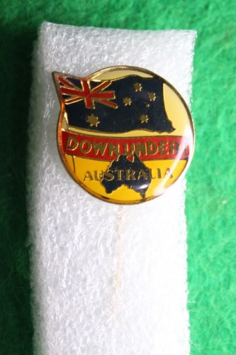 * AUSTRALIA DOWNUNDER BADGE/PIN ORIGINAL MOUNT WITH PIN #CAM08 - Picture 2 of 5