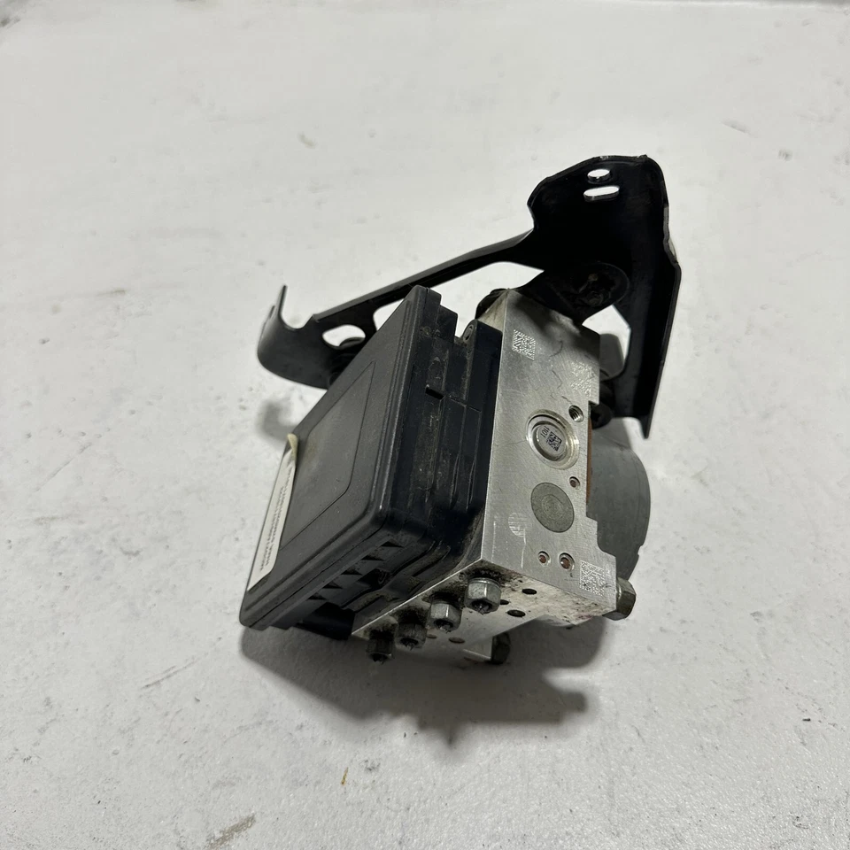 Conjunto de módulo de bomba de freno antibloqueo ABS Honda Pilot 2016-2018 OEM Foto 3 de 4