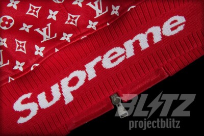 美品⭐︎ SUPREMEとLOUIS VUITTON レザー　ネームタグ　赤 美品⭐︎ SUPREMEとLOUIS VUITTON レザー ネームタグ 赤