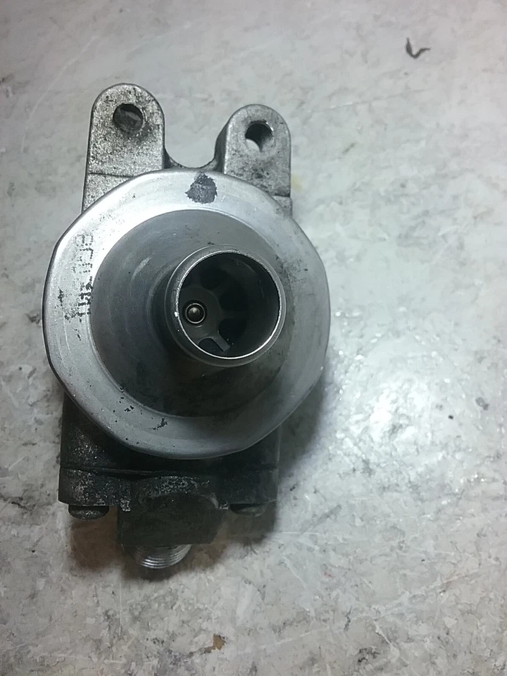 Válvula de retención de inyección de aire secundaria Ford Mustang 1994-1998 3,8 L F8ZE-9F491-AA OEM Foto 4 de 4