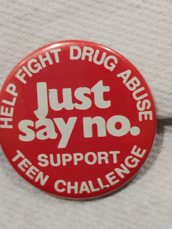 Vintage JUST SAY NO Pinback Button Help Fight Drug Abuse Teen Challenge Pin