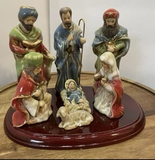 Vtg Kirkland's Home Nativity Set Approximately 7.5" Wide x 5" Tall 8 Piece W/Box
