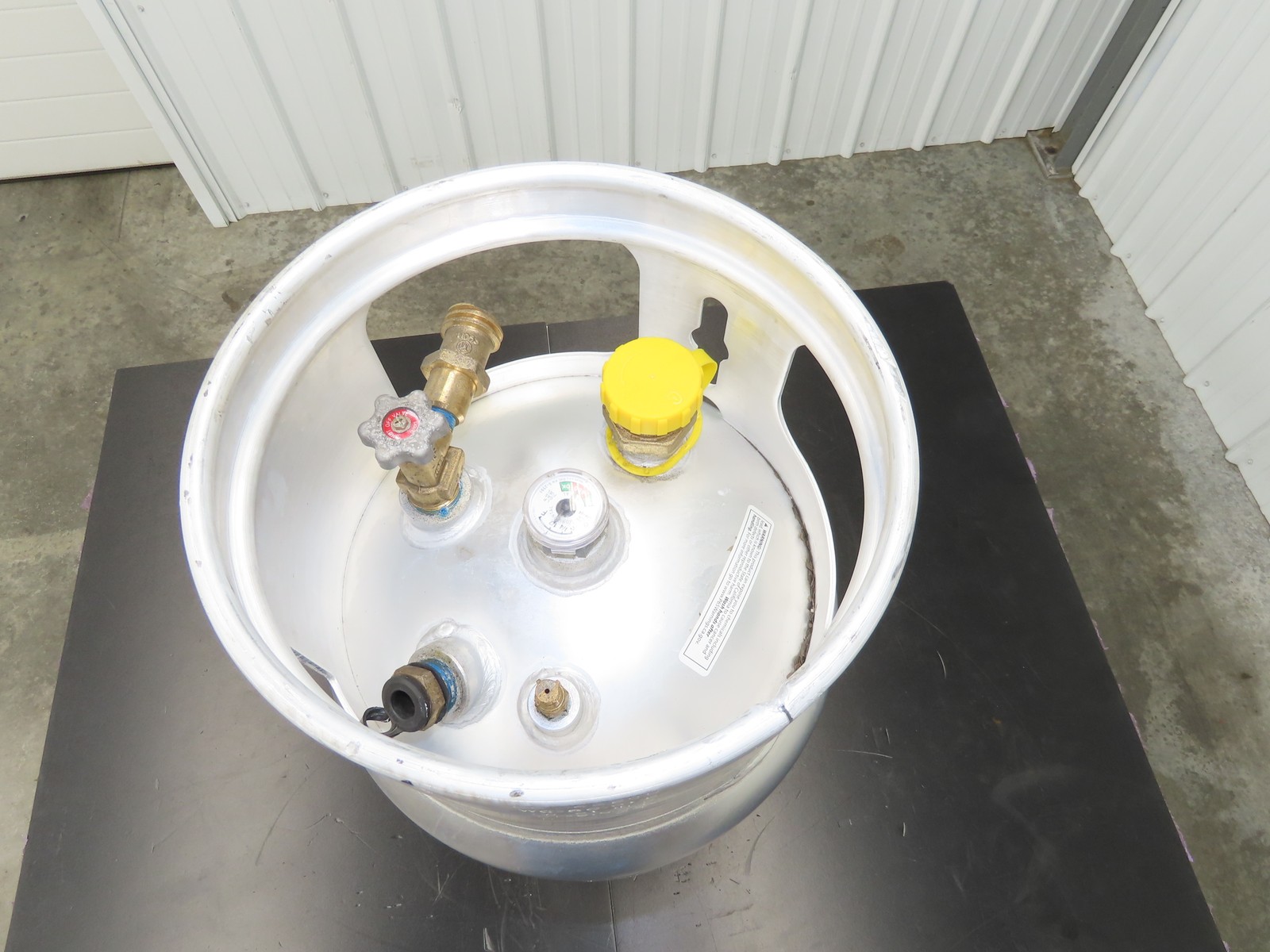 Worthington CYL9315-W 33.5Lb Aluminum Forklift Propane Cylinder LPG Gas Tank USA