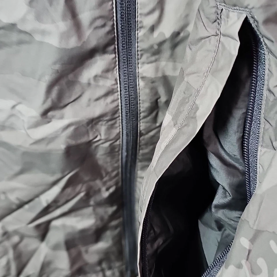 Patagonia Hex Gray Rock Camo Lught And Variable Windbreaker Jacket Size XL Men - Image 4 of 4