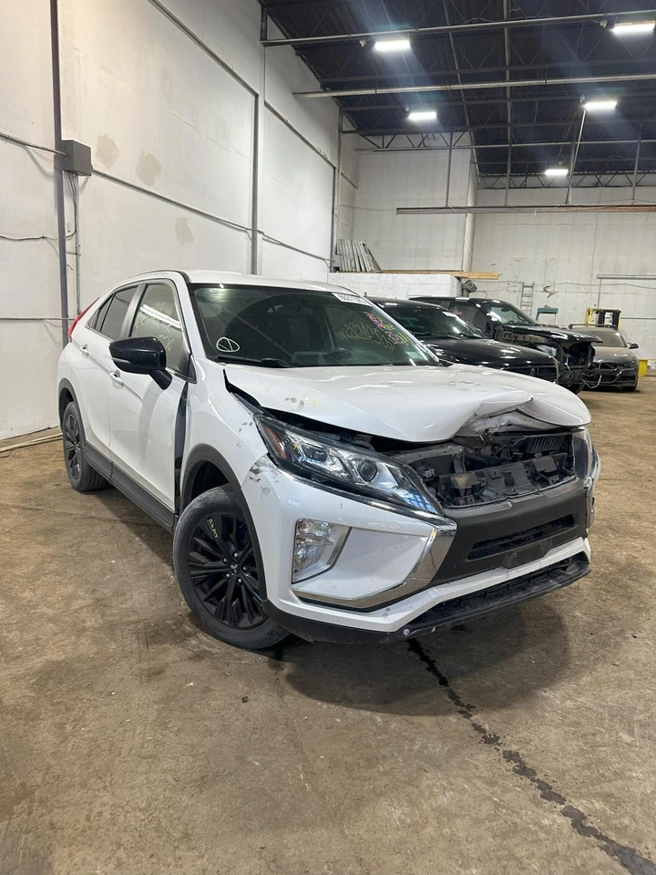 Antena usada se adapta a: Mitsubishi Eclipse 2020 cross grado B Foto 2 de 4