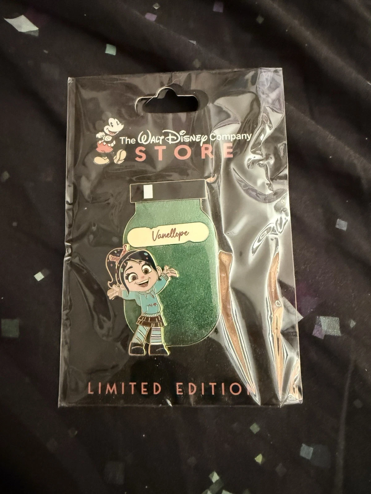 D23 2024 Expo DEC The Color Shades of Magic Paint Jar Pin LE 400 Vanellope