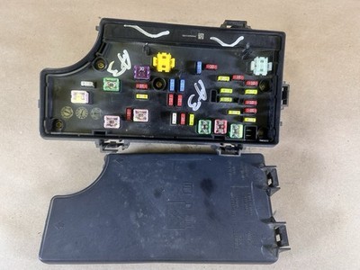 PT Cruiser 2006-2010 TIPM Fuse Box Integrated Power Module P/N P56049719AN