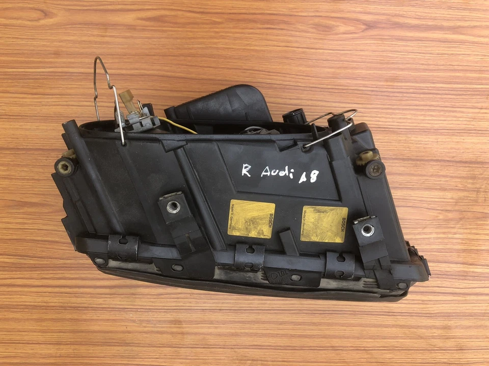 1995-1998 AUDI A8 S8 Headlight Right Passenger Side 1305235231 - Image 2 of 4