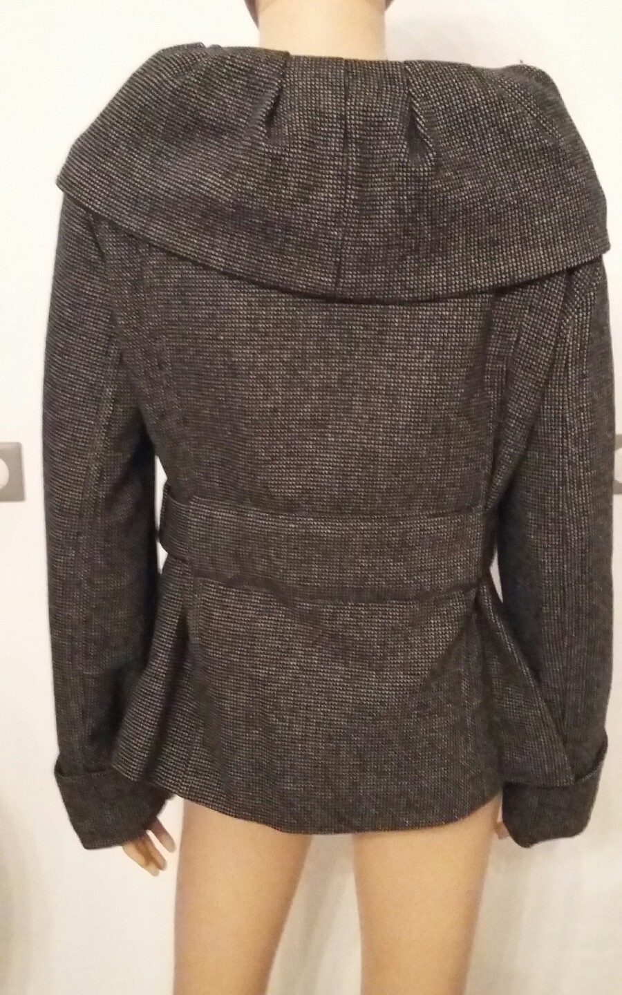 Picture 4 of 5