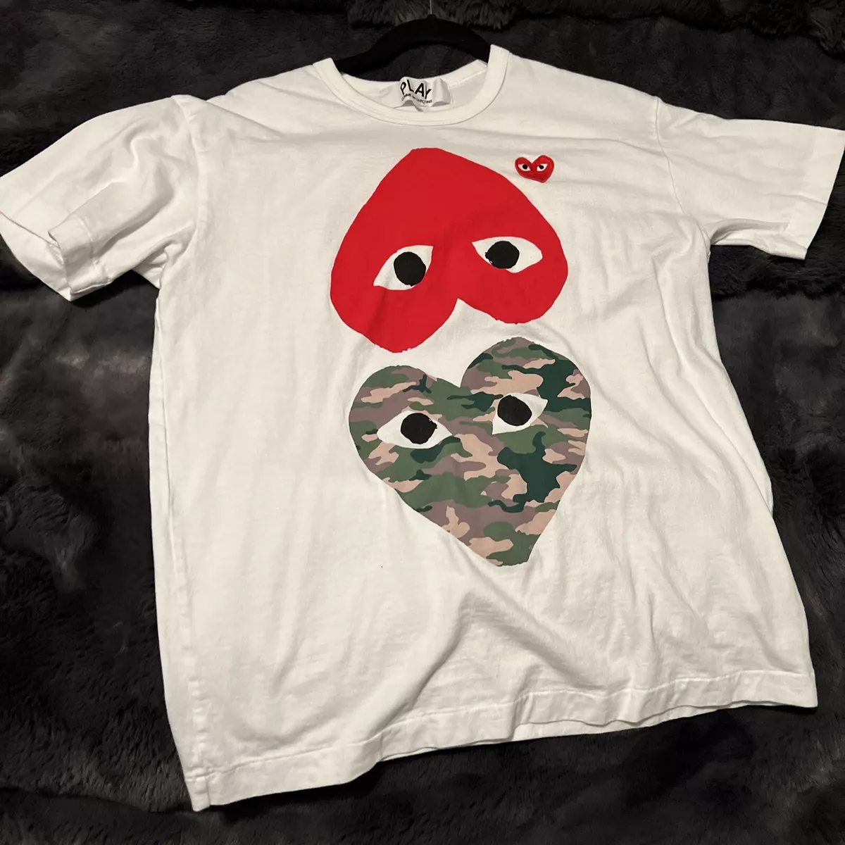 terrorisme Pygmalion naturpark Comme Des Garcons PLAY Classic Red Heart Short Sleeve T-shirt White Size XL  Camo | eBay