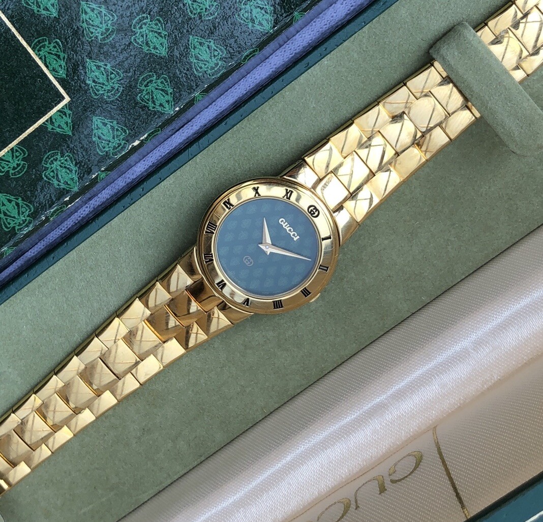 Authentic  Vintage Gold Plated Gucci  3300L  Green Crest Dial Ladies Wrist Watch