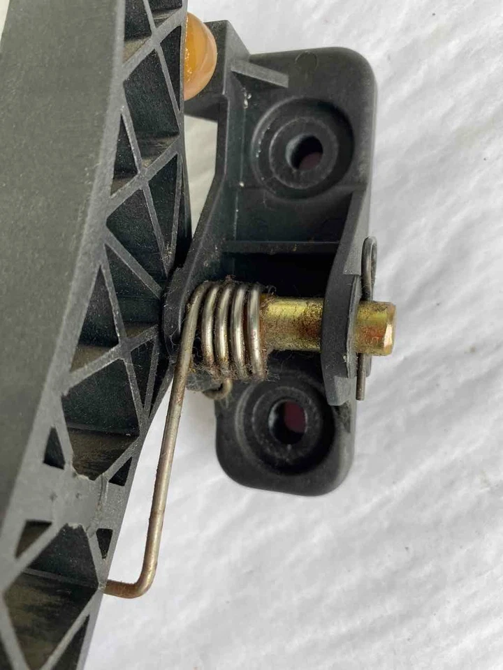 2003 HYUNDAI SONATA Front Floor Gas Accelerator Pedal Assembly G - Image 3 of 4