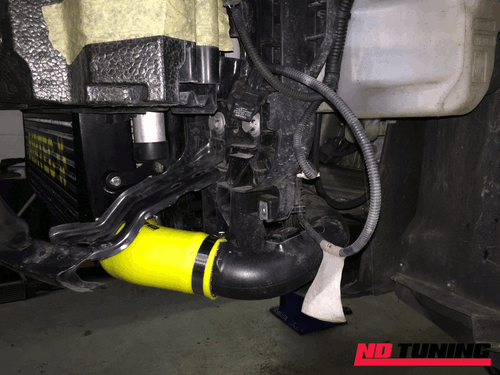 Fiat Punto Abarth AIRTEC Ladeluftkühler vorne montiert - Bild 6 von 6