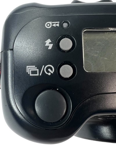 Vtg YASHICA Zoom Image 70 SE 35mm Camera F 35 70mm Scratches Untested Parts Only - Picture 11 of 24