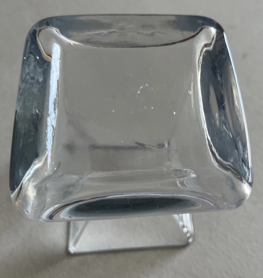 Southern Living - Clear Glass Square Top Fluted Vase. - Image 3 of 4