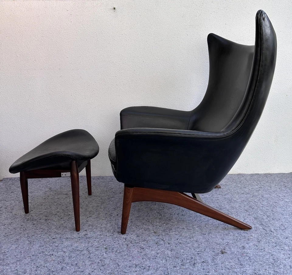 Sillón y otomana HW Klein Bramin danés de cuero negro moderno de mediados de siglo Foto 4 de 4
