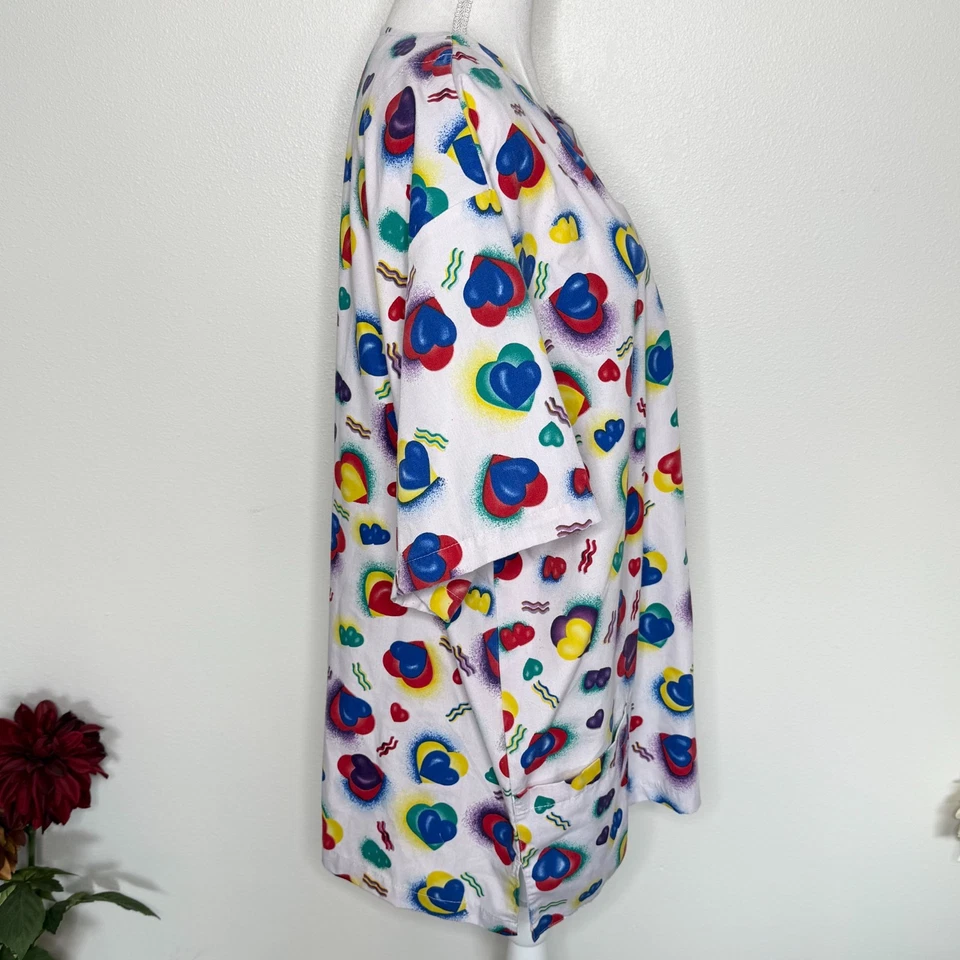 Natural Uniforms Women's Heart Theme Scrub Top Size 2XL White with Hearts - Image 2 of 4