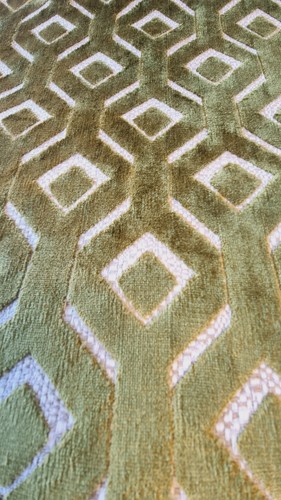 DESIGNERS GUILD CHAREAU VELVET UPHOLSTERY FABRIC IN FERN 440cm X 138cm - Picture 2 of 7