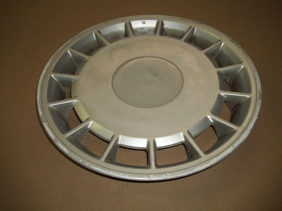 89 90 91 92 93 Volvo 240 Tapacubos Llanta Tapacubos 14" OEM USADO 1372165 Foto 2 de 4