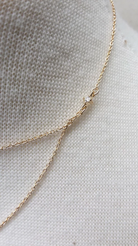 Collar de piedra redonda de dos capas y "V" de circonita cúbica y circonita CZ de Kenneth Jay Lane Foto 3 de 4