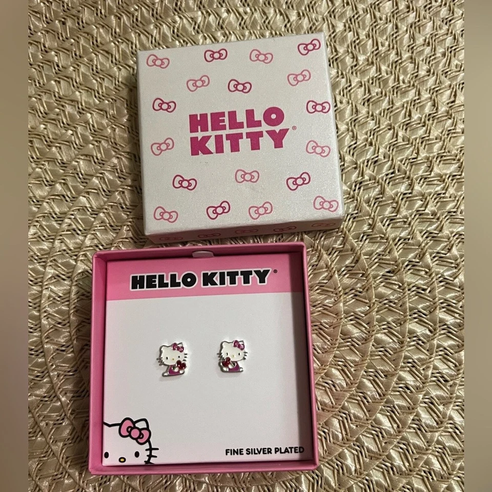 Pendientes Hello Kitty chapados en plata fina nuevos en caja Foto 3 de 3