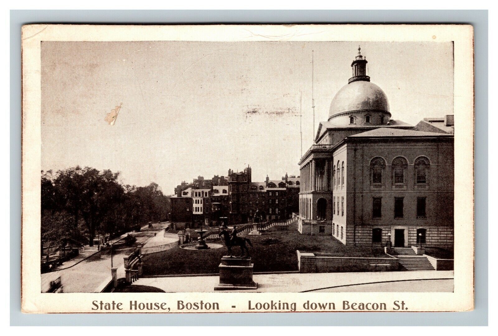 State House, Boston MA Looking down Beacon St. c1908 Vintage Postcard