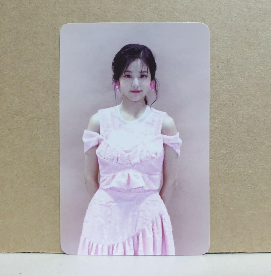 【IZ*ONE】『BLOOM*IZ』 IZ*ONE BLOOM*IZ 1st Album Preorder AR Card Select Member